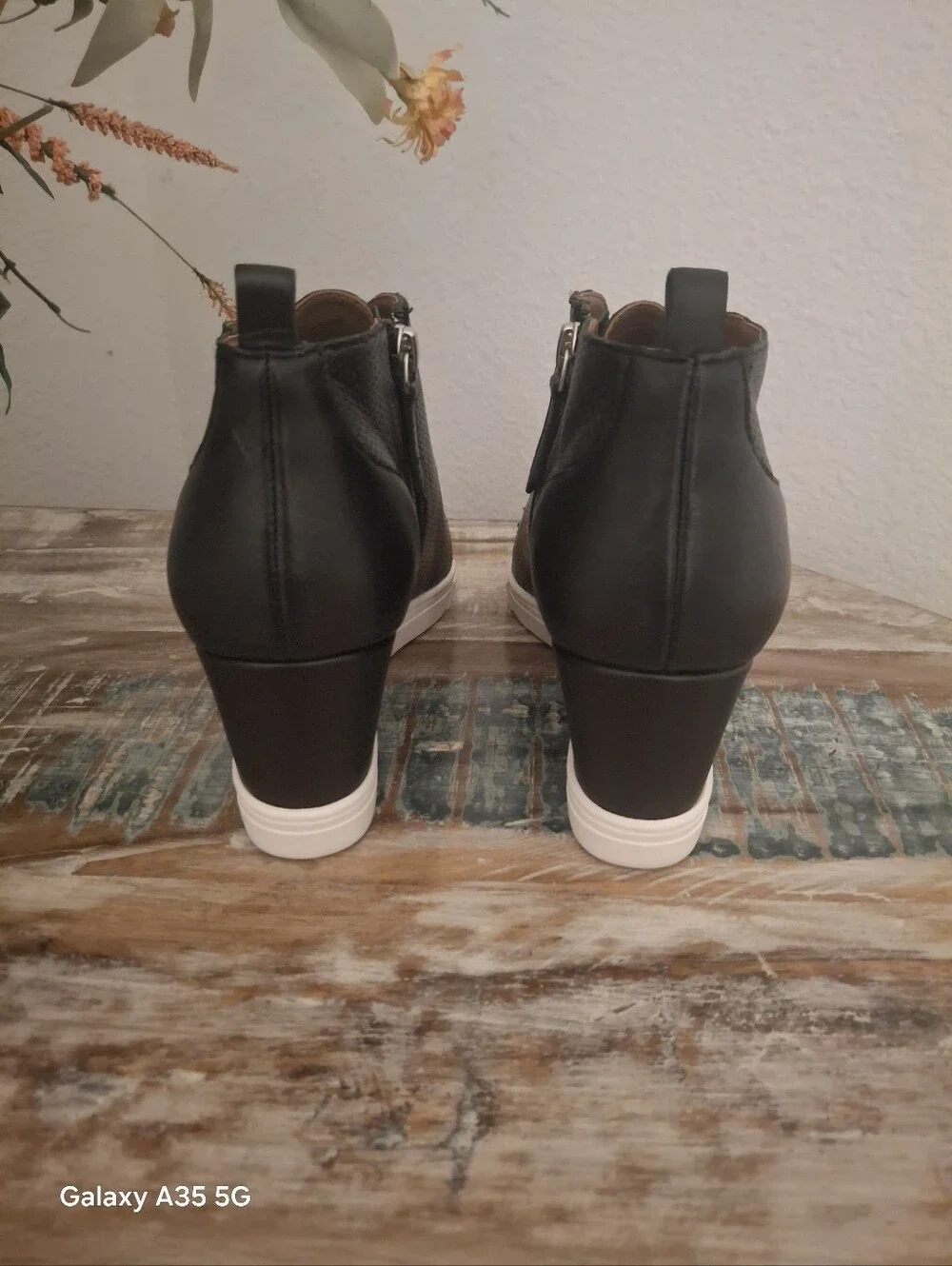 Linea Paolo Felicia Wedge Sneaker Black Platform Shoes Bootie Womens Size: 8.5M